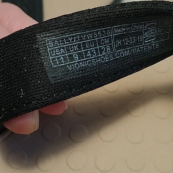 Vionic Black and Tan Women's Sandals - Picture 9 of 9